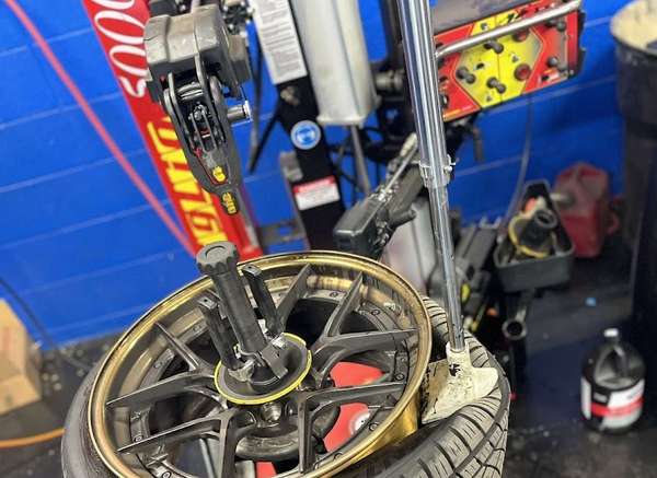 Automotive service at the Budget Auto Fix shop